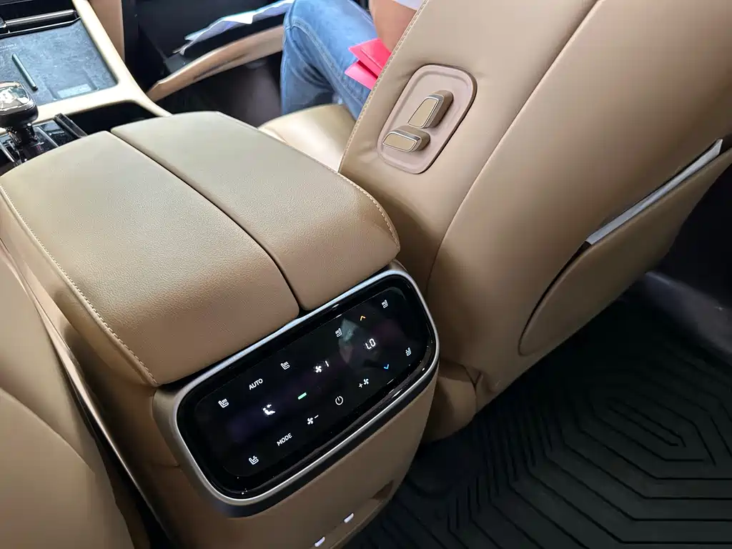 AITO AITO M7 — миниатюра 10