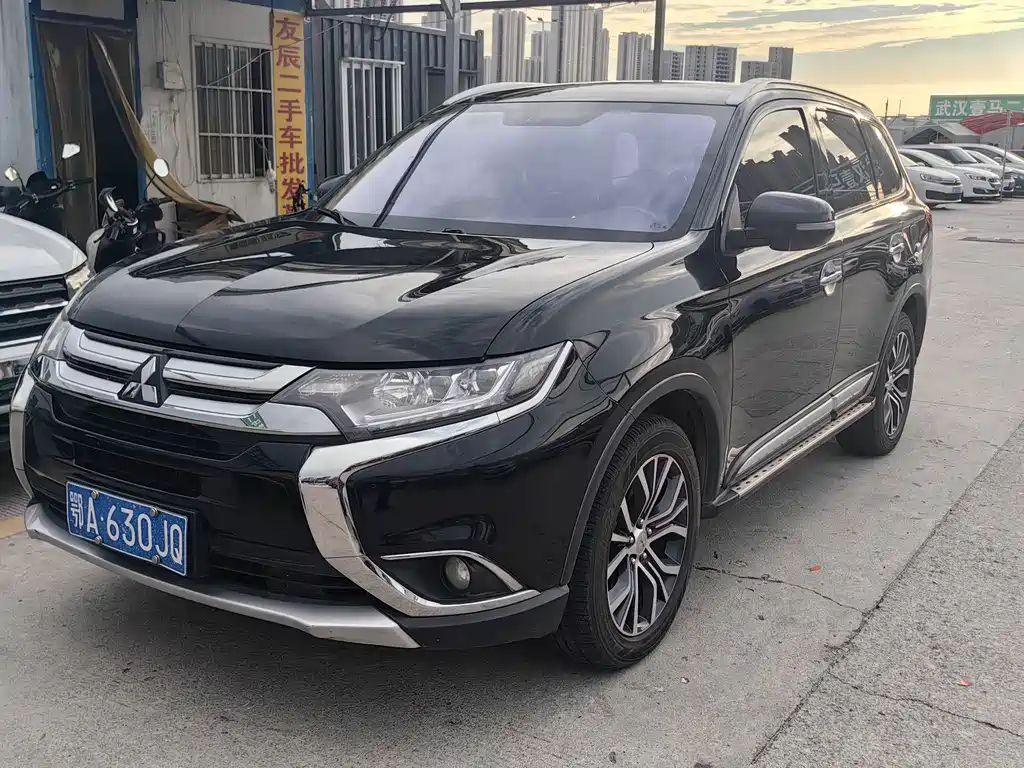 Mitsubishi Outlander