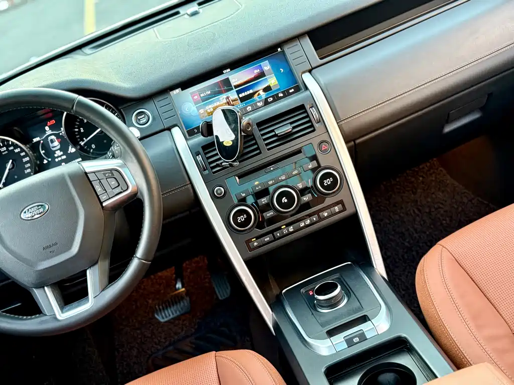 Land Rover Discovery Sport — миниатюра 17