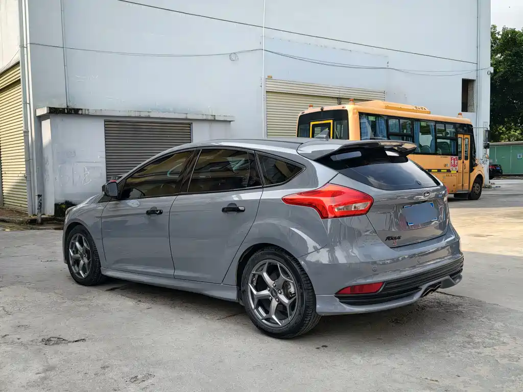 Ford Focus — миниатюра 7