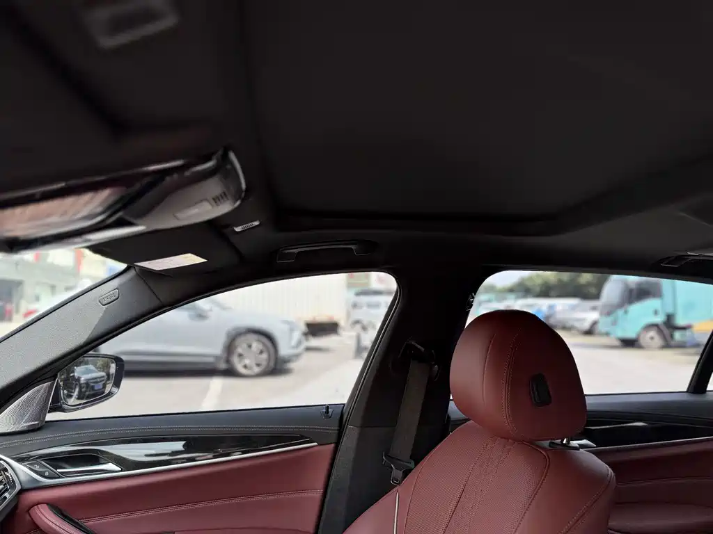 BMW 5 Series — миниатюра 26