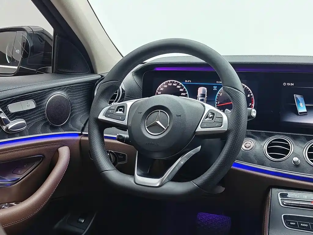 Mercedes-Benz E-Class — миниатюра 22