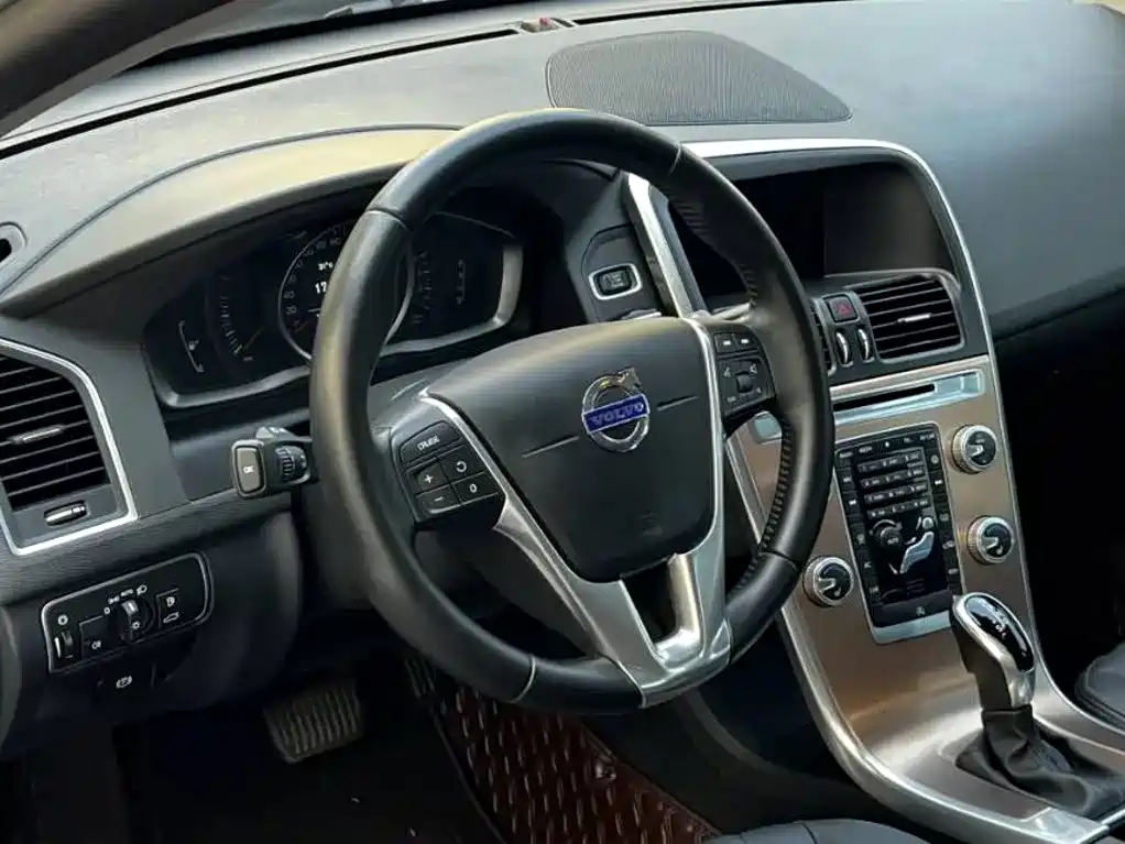 Volvo XC60 — миниатюра 5
