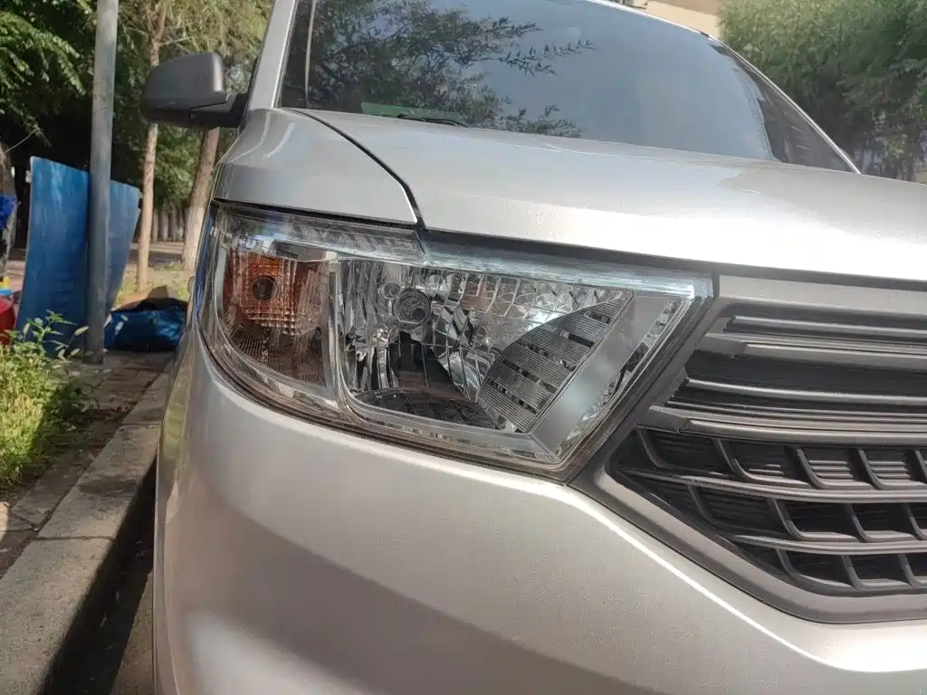 Wuling Hongguang V — миниатюра 7