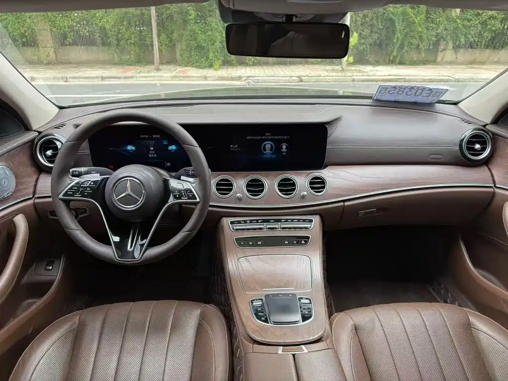 Mercedes-Benz E-Class — миниатюра 5