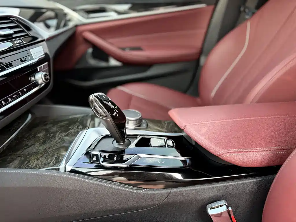BMW 5 Series — миниатюра 16