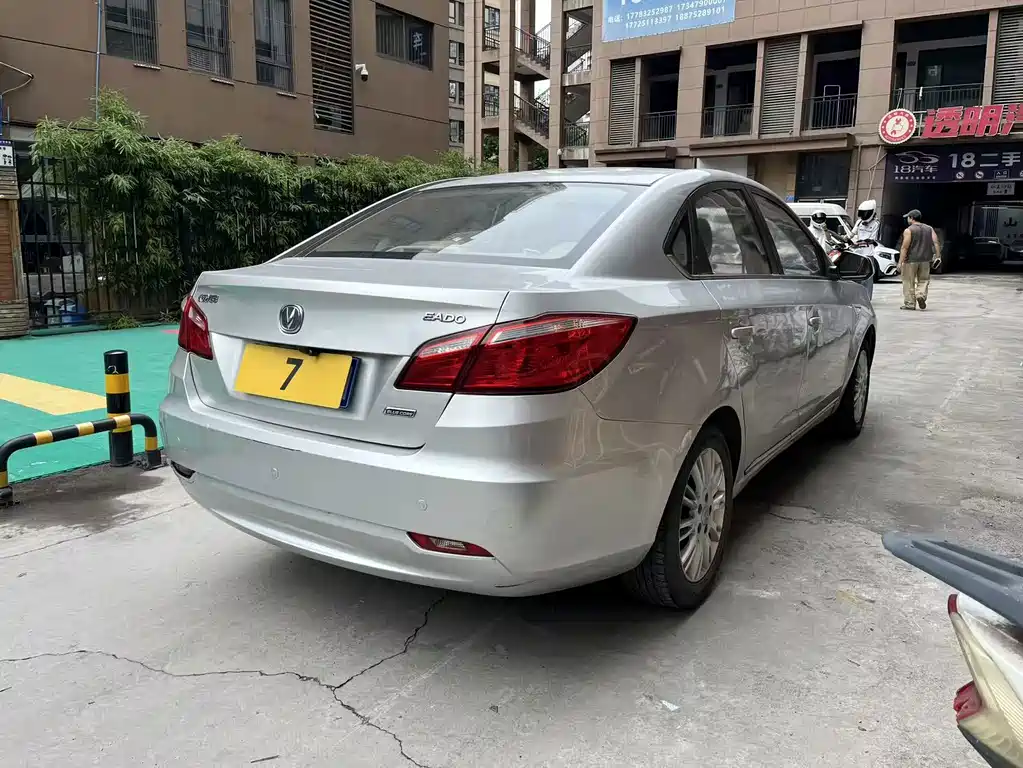Changan Eado — миниатюра 4