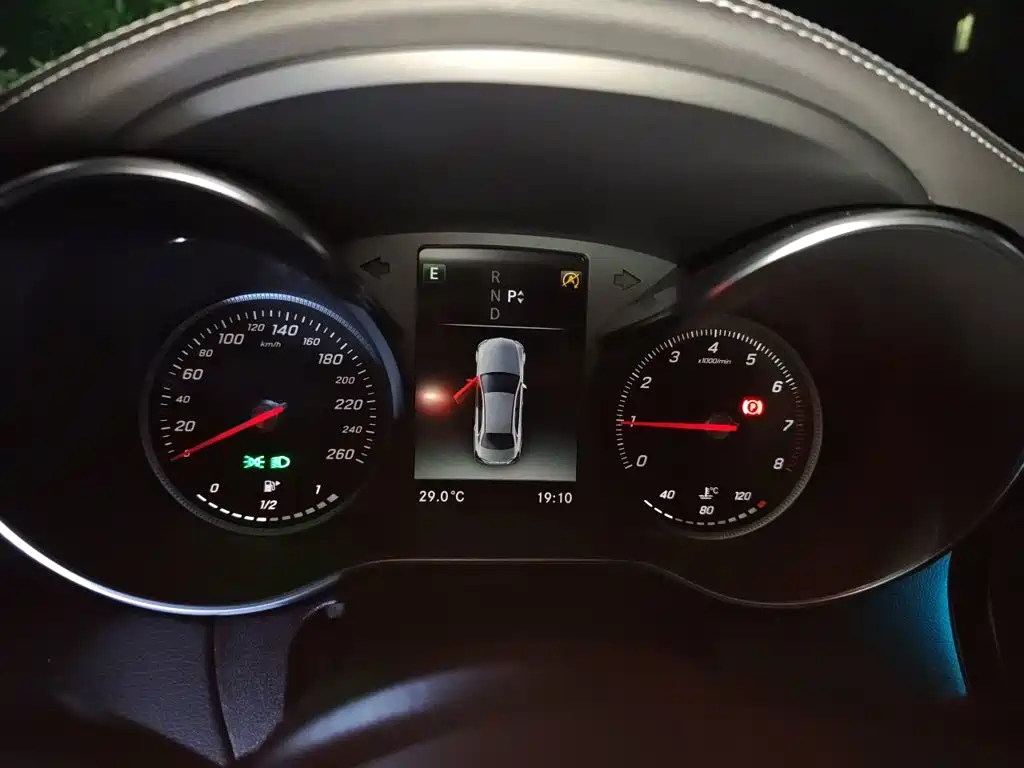 Mercedes-Benz C-Class — миниатюра 7