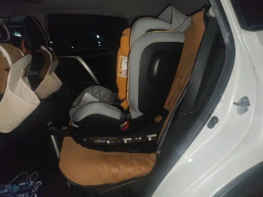 Toyota RAV4 — миниатюра 15
