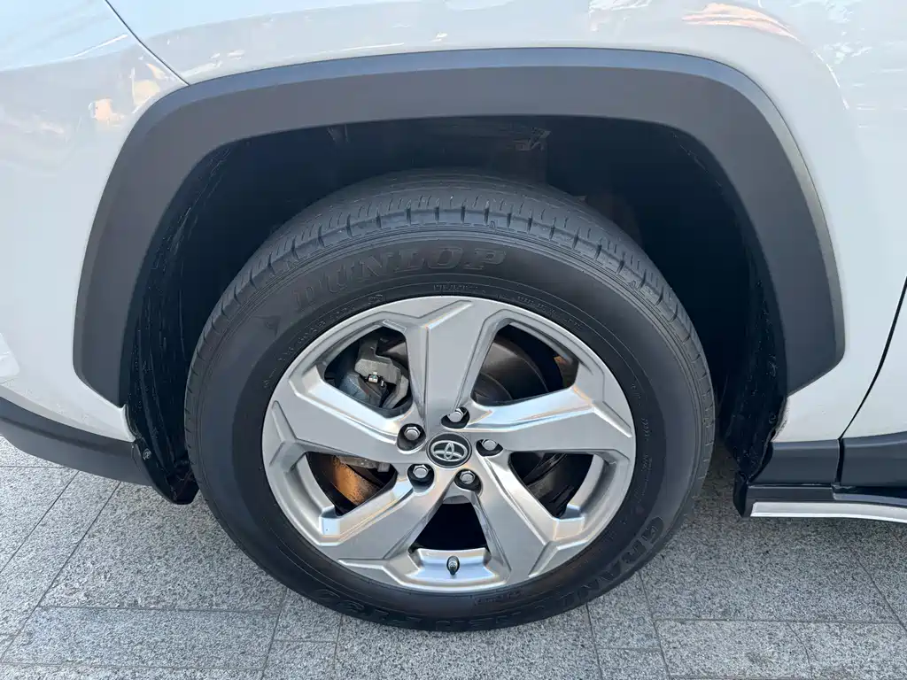 Toyota RAV4 — миниатюра 16