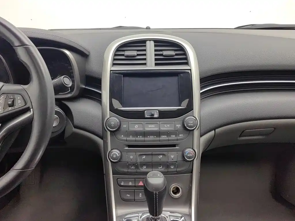 Chevrolet Malibu — миниатюра 12