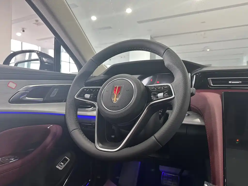 Hongqi H5 2025 2.0T AT
