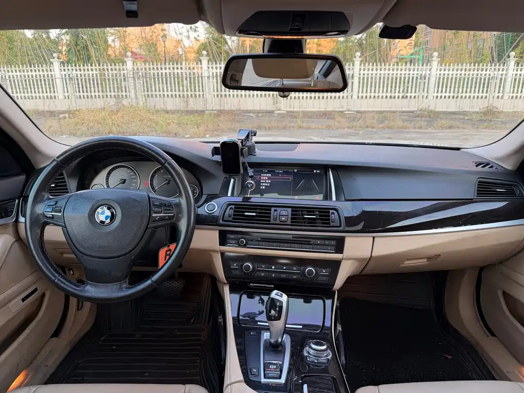 BMW 5 Series — миниатюра 5