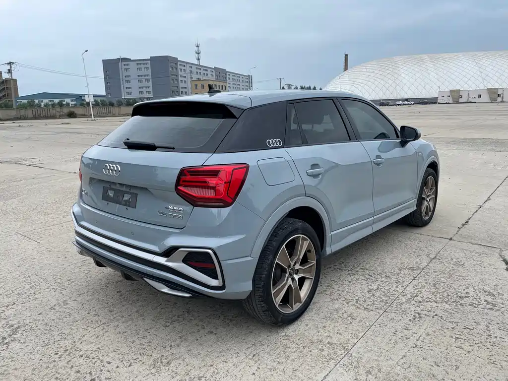 Audi Q2L 2022 35 TFSI Fashion