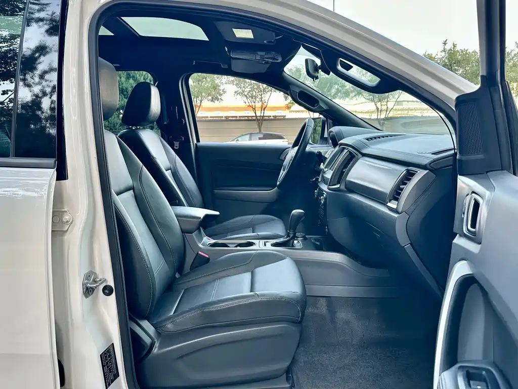 Ford Everest — миниатюра 15