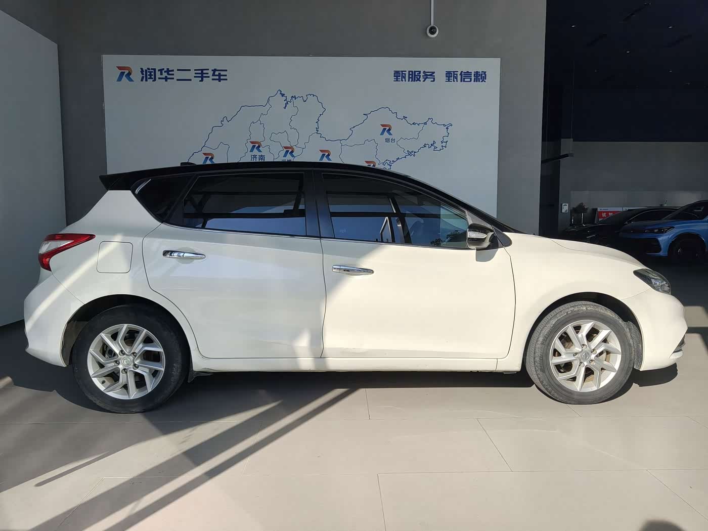 Nissan Tiida 1.6 л 2021 г. Белый, пробег 43500 км