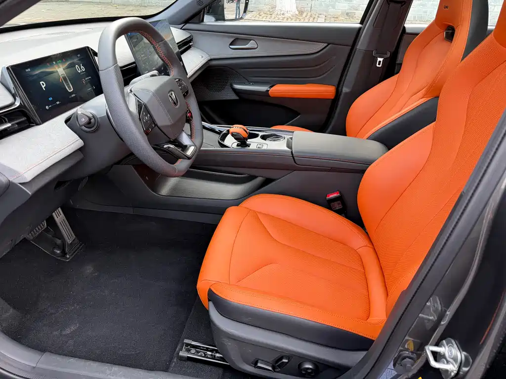 Changan UNI-V 2025 2.0T