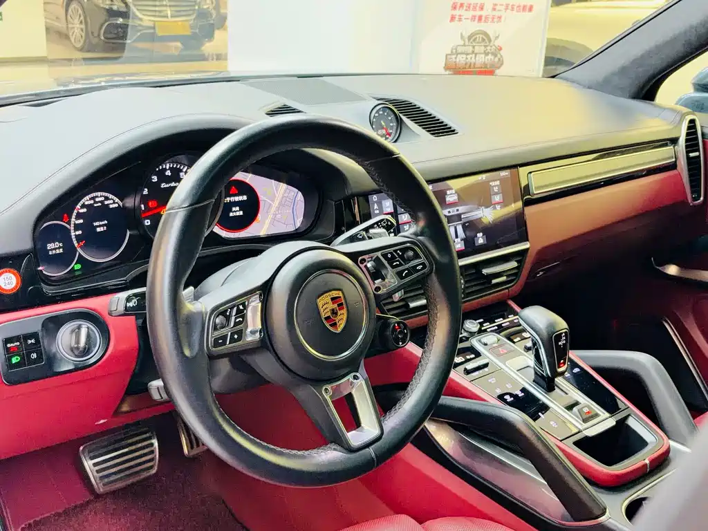 Porsche Cayenne — миниатюра 11