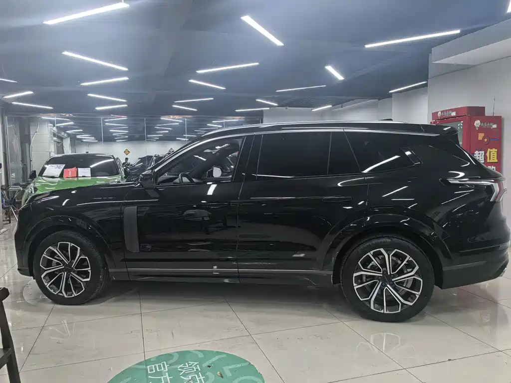 Lynk & Co 09 — миниатюра 11