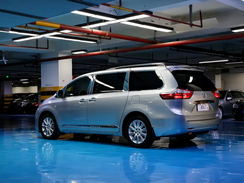 TOYOTA SIENNA