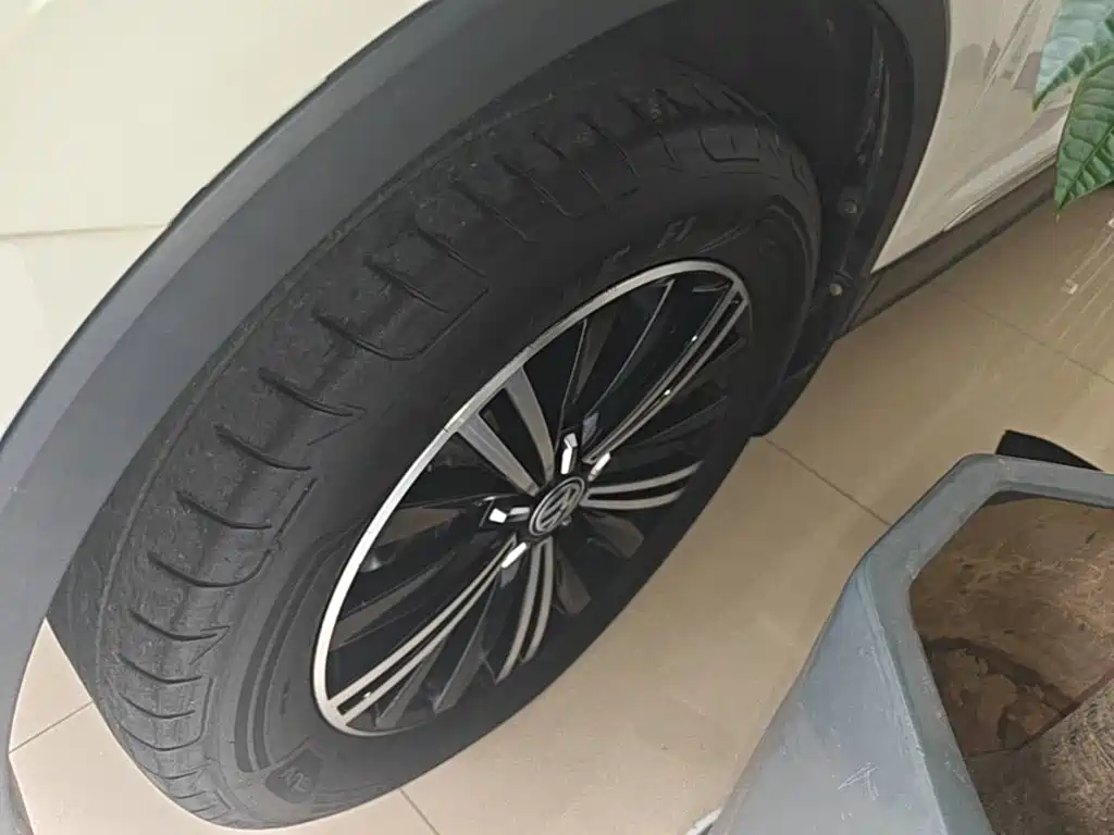 Volkswagen Tiguan L — миниатюра 23