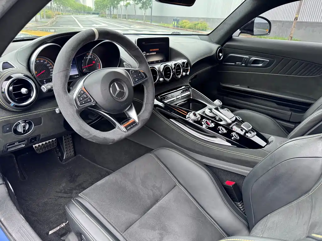 MERCEDES-BENZ AMG GT