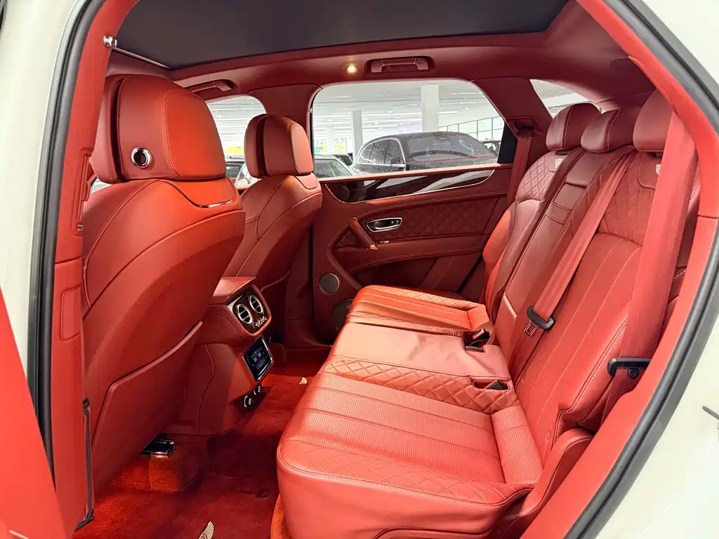 Bentley Bentayga — миниатюра 6