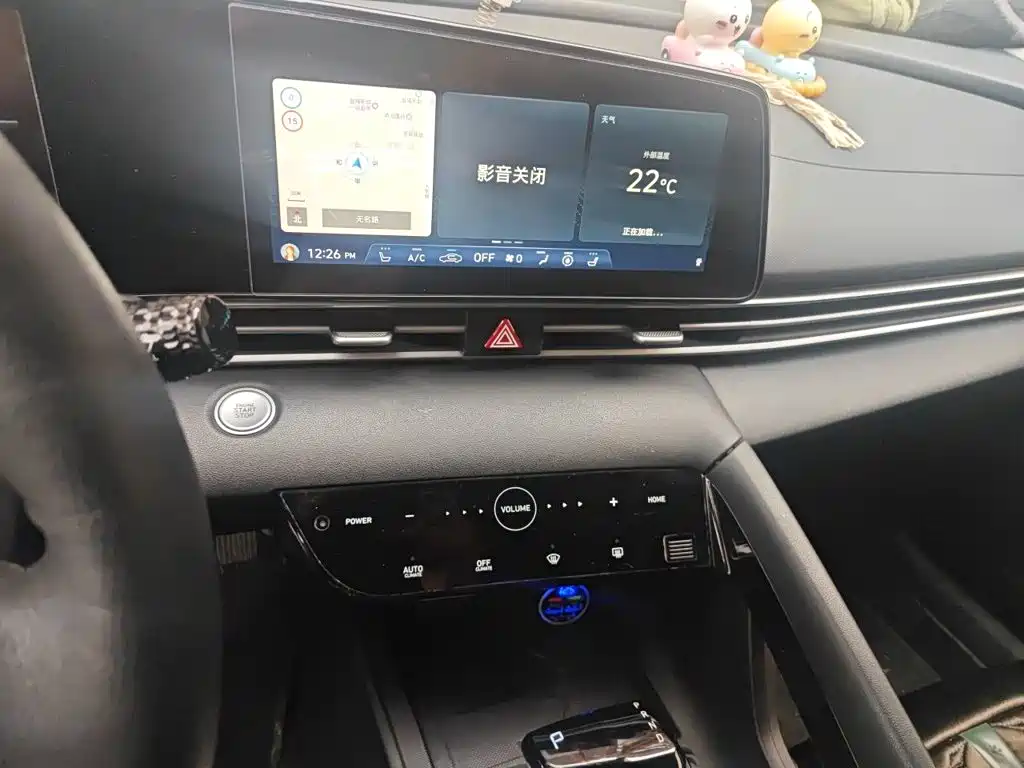 Hyundai Elantra — миниатюра 9