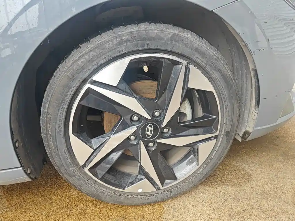 Hyundai Elantra — миниатюра 24