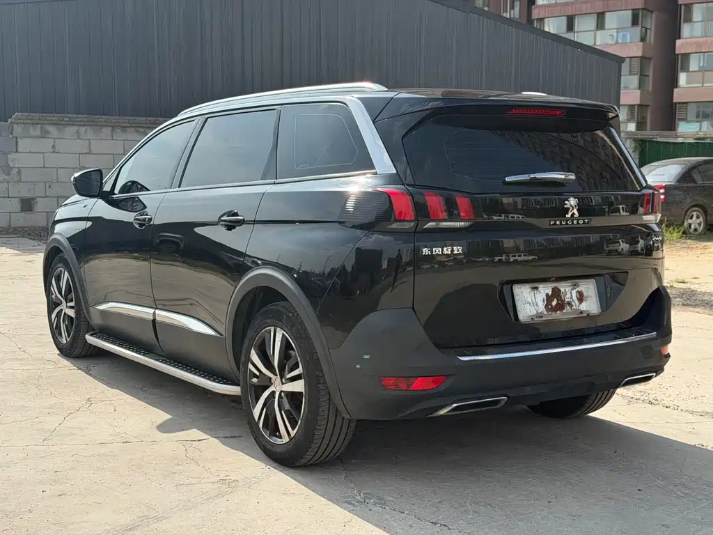 Peugeot 5008 — миниатюра 4