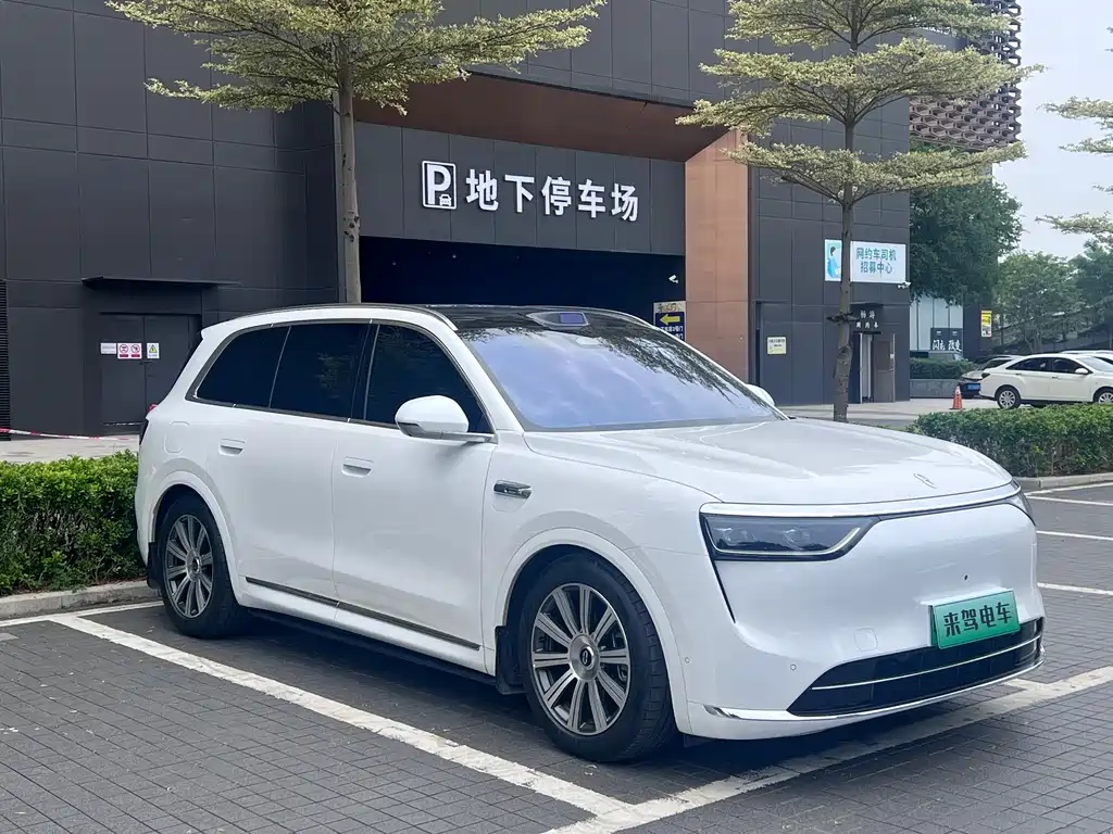 Aito M8 2025 Max+ 53.4kWh 5 мест (192 ）