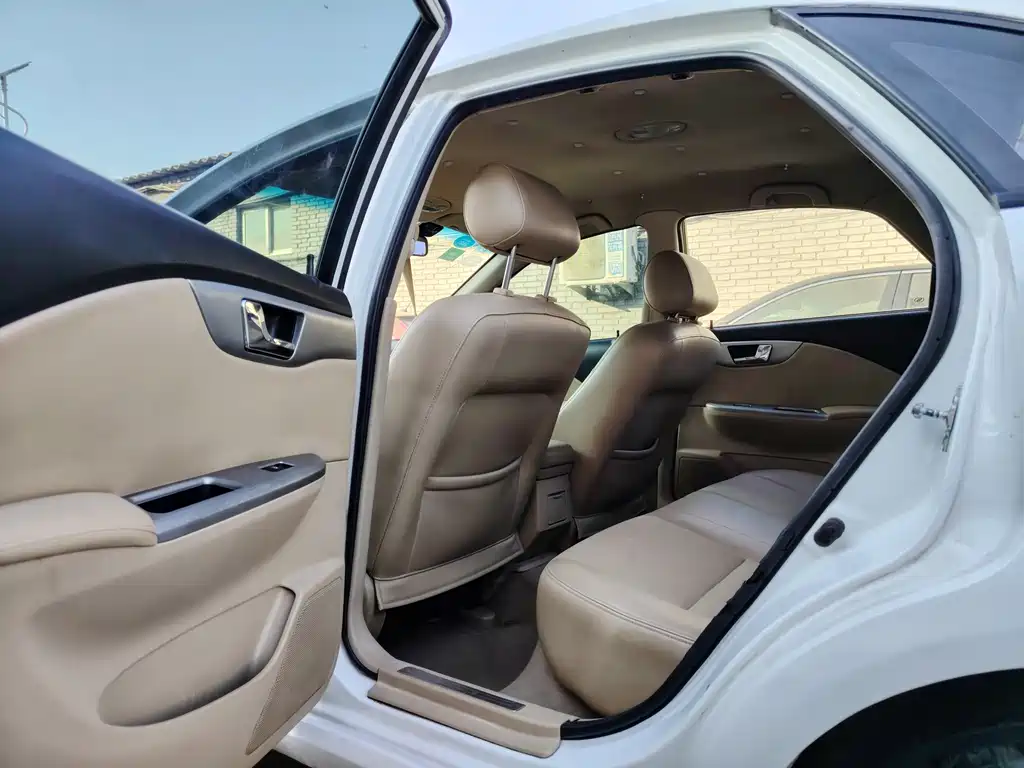 Buick Excelle 1.5L Auto Classic Type, фото 7