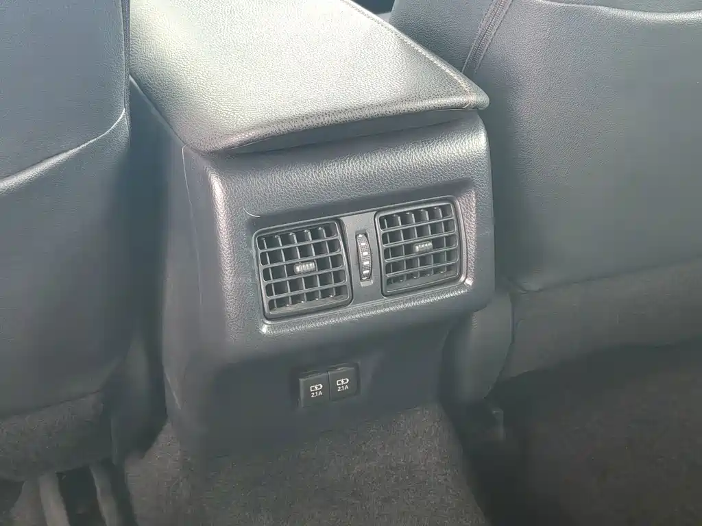 Toyota Camry — миниатюра 14
