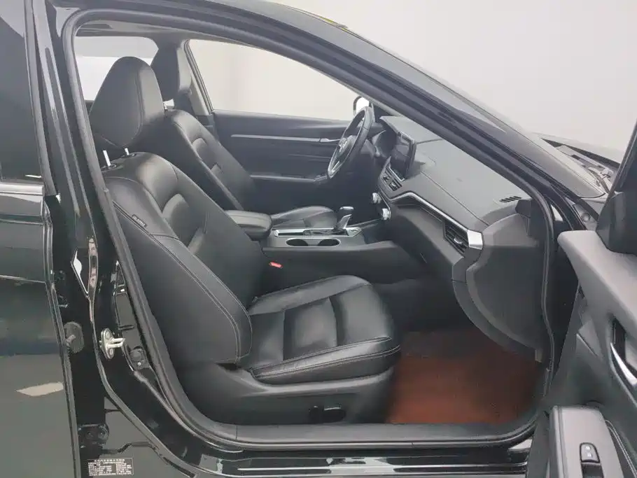 Nissan Teana — миниатюра 8