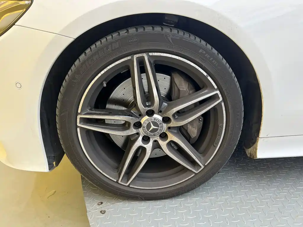 Mercedes-Benz E-Class (Import) — миниатюра 39