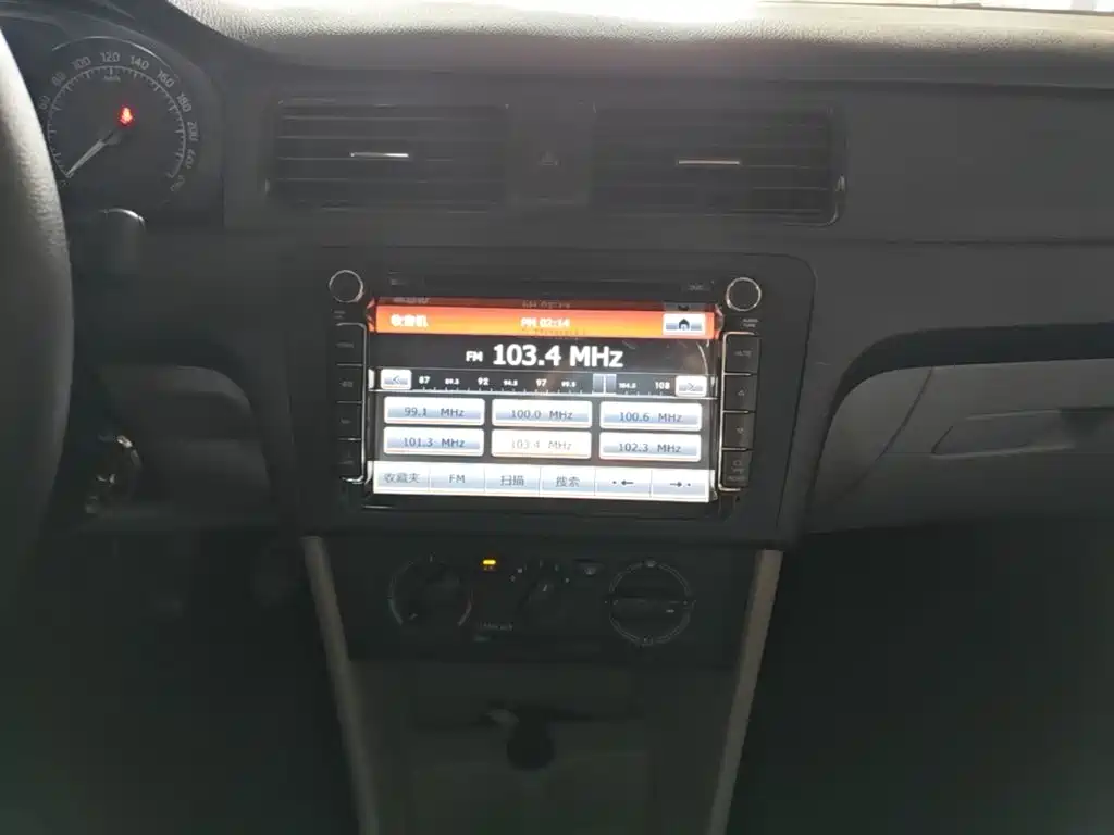 Skoda Rapid — миниатюра 13