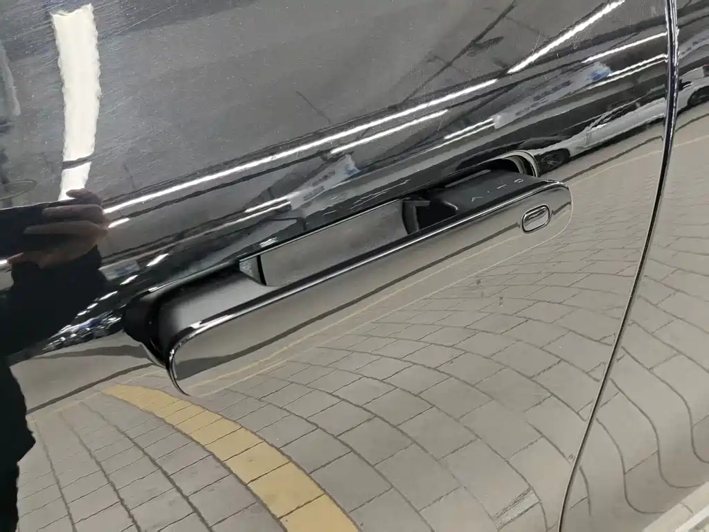 AITO ASK THE WORLD M9