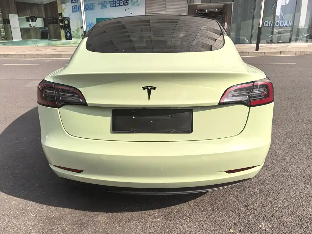 Tesla Model 3 — миниатюра 8