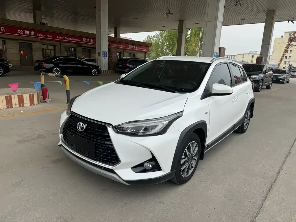 Toyota Yaris L 2023