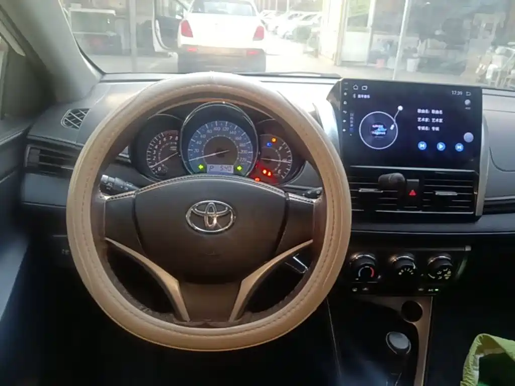 Toyota Yaris L — миниатюра 11