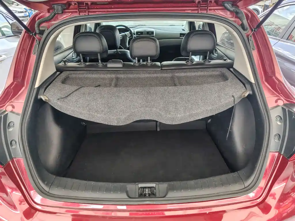 Nissan Tiida — миниатюра 11