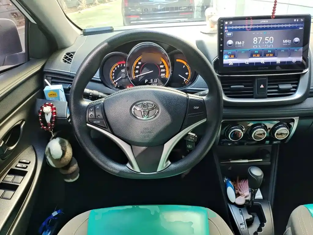Toyota Yaris L — миниатюра 6