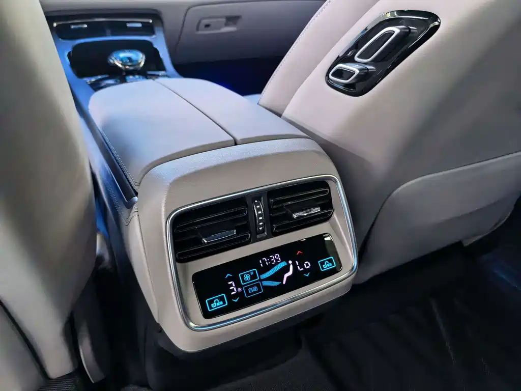BYD Han — миниатюра 10