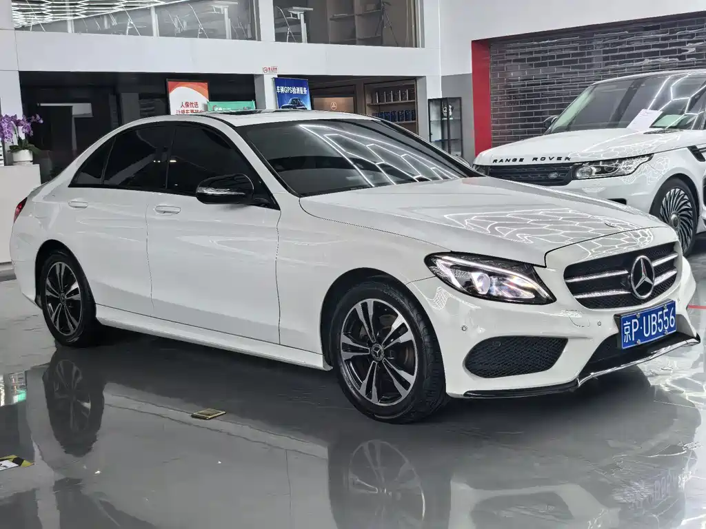 Mercedes-Benz C-Class — миниатюра 3