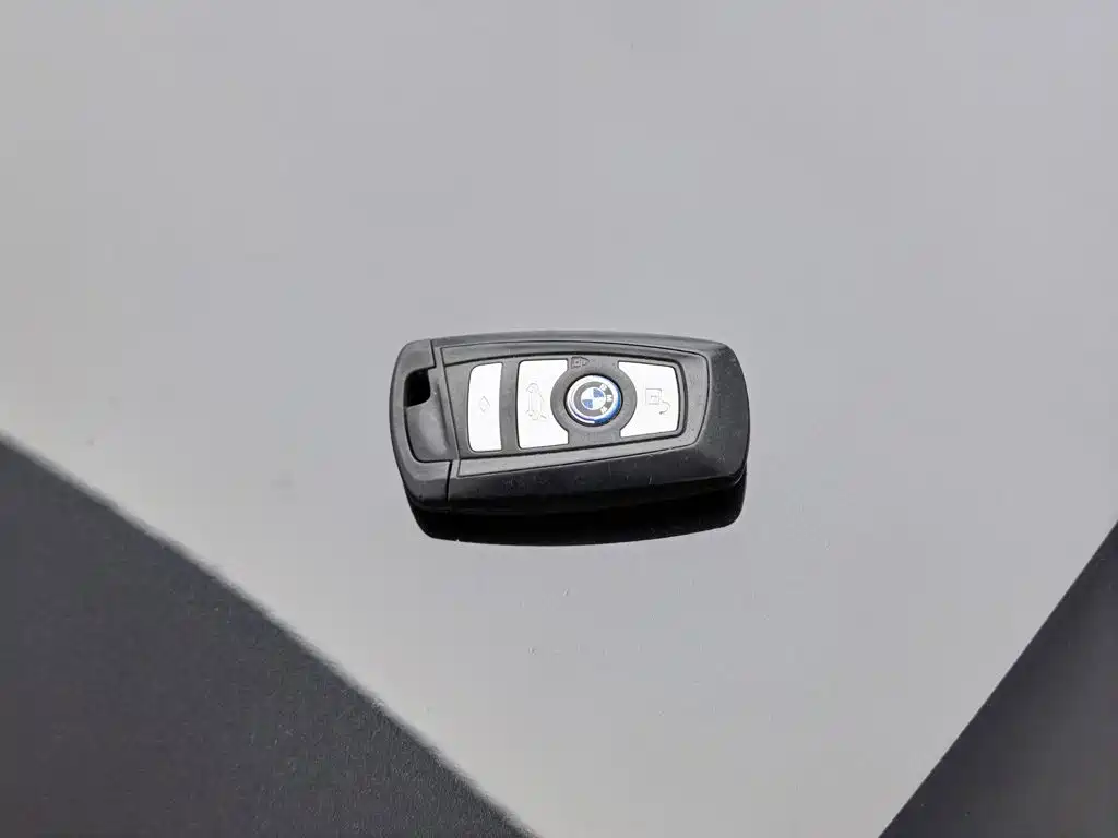 BMW 5 Series — миниатюра 19