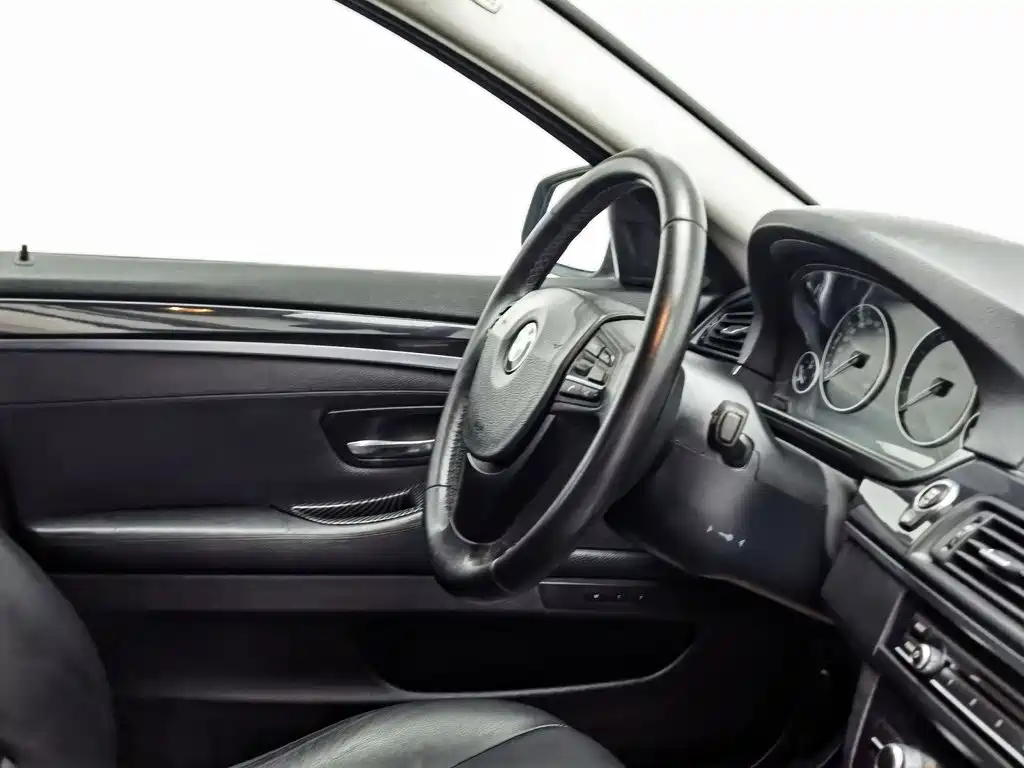 BMW 5 Series — миниатюра 22
