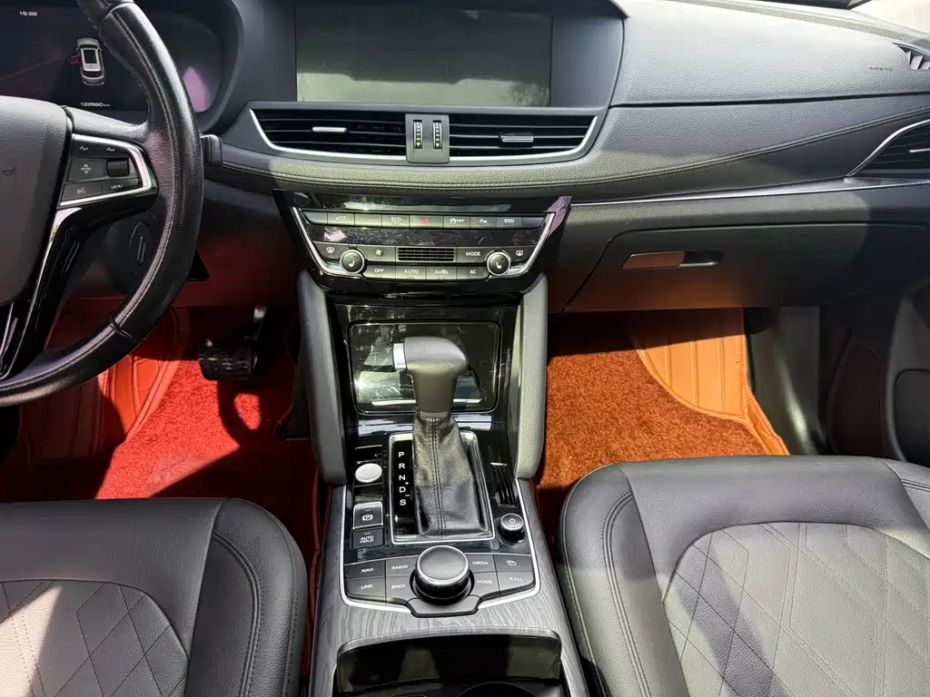 Borgward BX7 — миниатюра 12