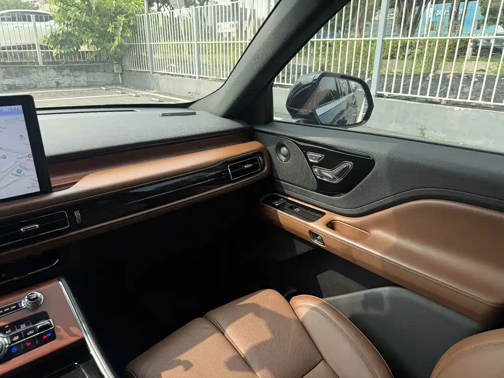 Lincoln Aviator — миниатюра 13