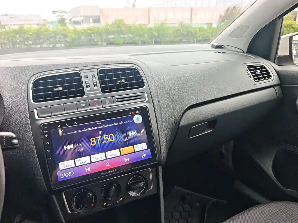 Volkswagen Polo — миниатюра 13