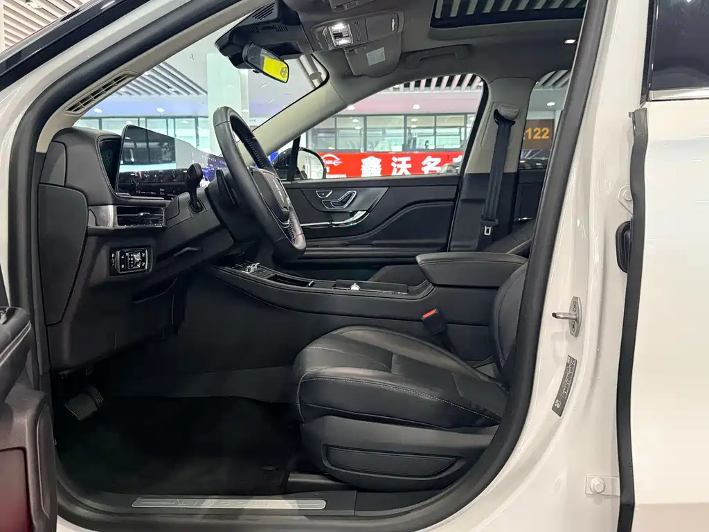 Lincoln Corsair 2024 2.0T Premium